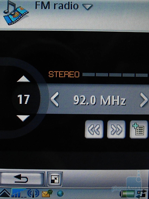 Sony Ericsson P990i - FM радио