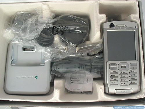 Sony Ericsson P990i - внутри коробки