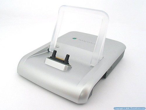 Sony Ericsson P990i - Док-станция