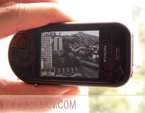 Nokia 7373 - съемка в горизонтальнойм положении