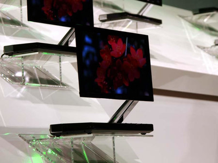 ���� �� ������ � 3�� Sony XEL-1