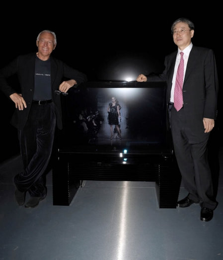 armani-samsung-_120hz_1-thumb-450x525.jpg