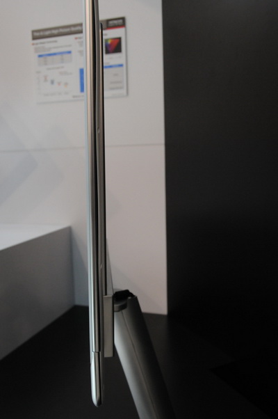 hitachithinlcd1