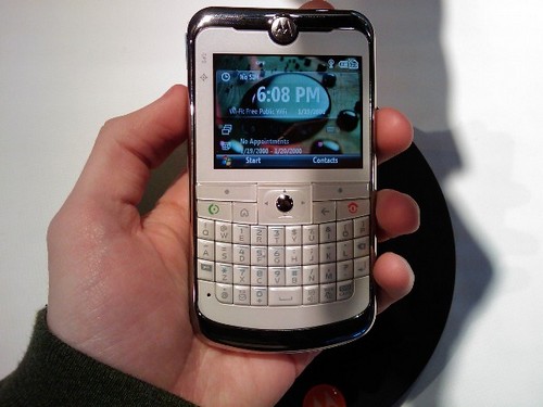 Motoq11white