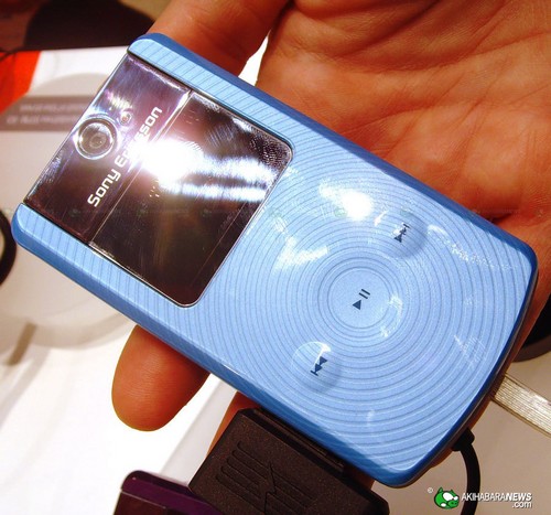 Sony_Ericsson_W508_Walkman_001