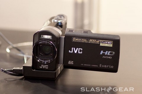 Jvc-gz-x900-1-480x319