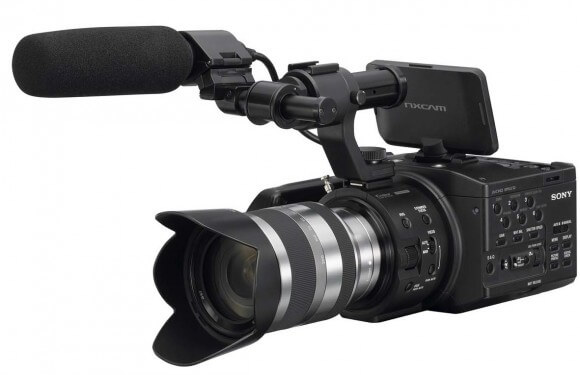 Видеокамера со сменным объективом Sony NEX-FS100