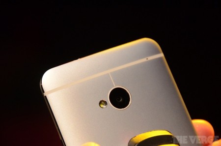 HTC One (2) HTC One (2)