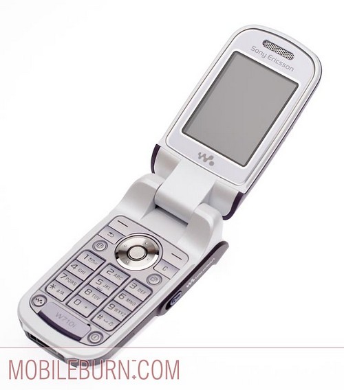 Sony Ericsson w710  - с открытым флипом 