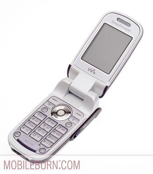 Sony Ericsson w710 - с открытым флипом
