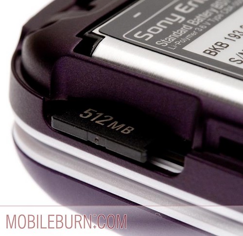 Sony Ericsson w710 - слот для карт M2